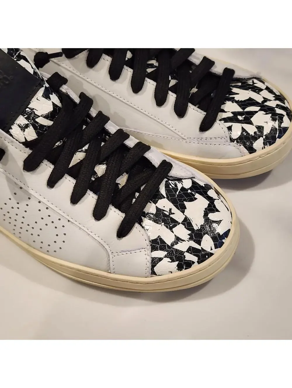 P448 John White Leather Sneakers Womens Size 7 Animal Print Toe